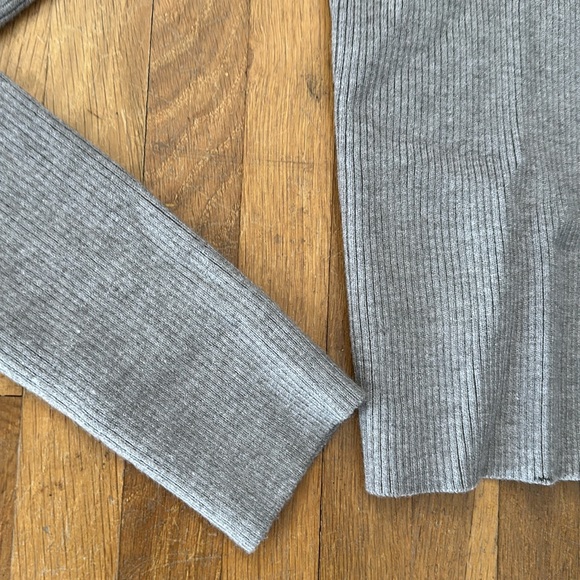 *last chance* NWT. Becul | crop, fitted, ribbed grey long sleeve sweater - Picture 2 of 16